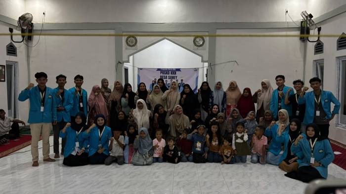 Hangat Menyambut, Gampong Saney Sambut Mahasiswa KKN USM di Meunasah